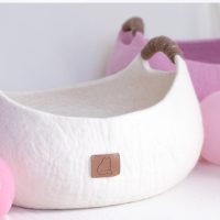 Valentine's Day Wool Cat Basket (White)