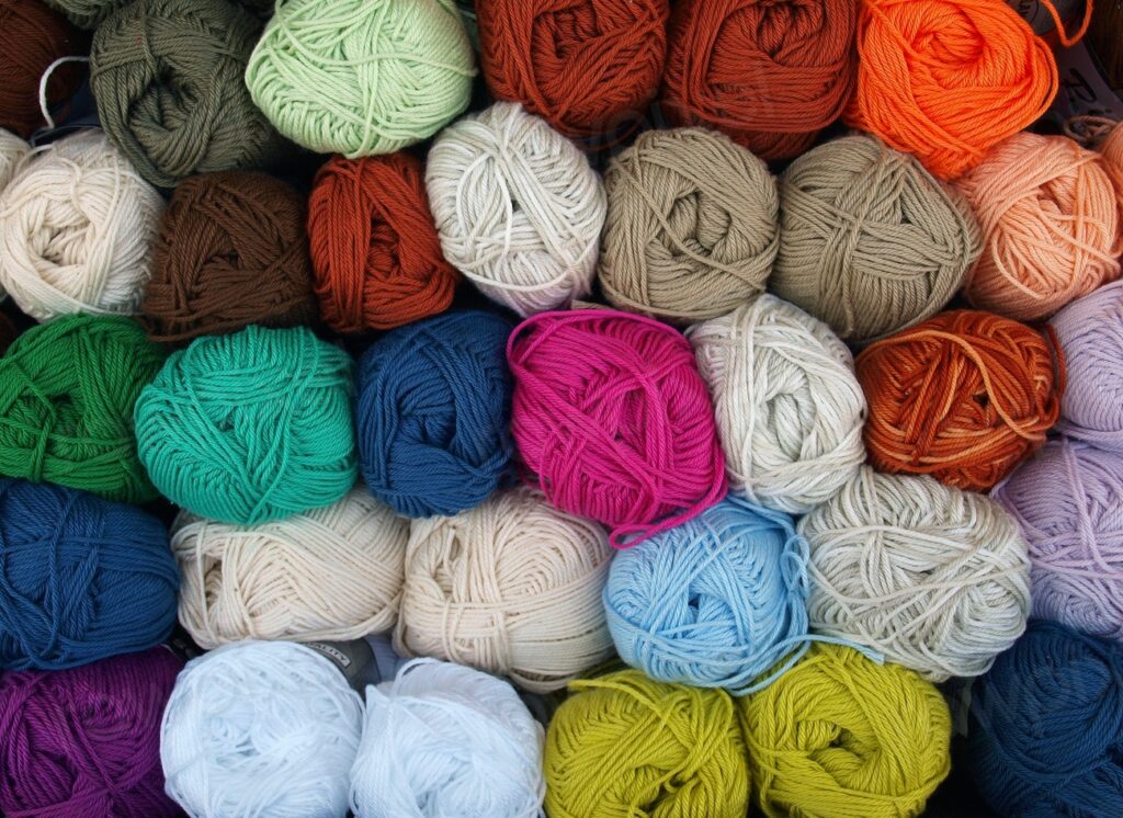 Free stacked yarn image